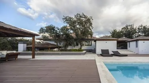 Beautiful semi detached villa in La Moraleja Beautiful semi detached villa in La Moraleja